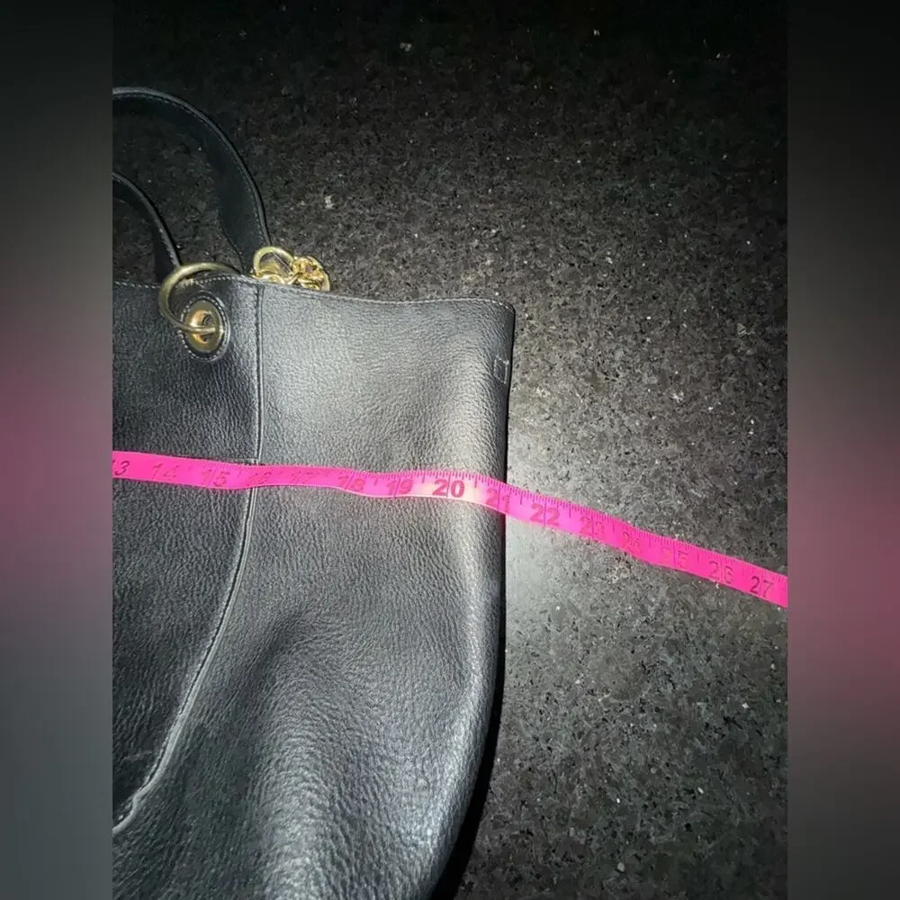 UEC STEVE MADDEN HUGE BLACK LEATHER TOTE GOLD CHAIN BLACK SUEDE INTERIOR - Picture 11 of 13